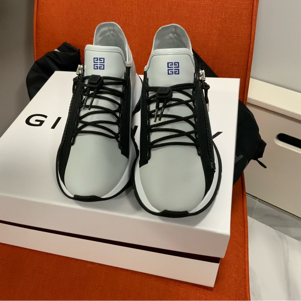 Givenchy Spectre AUTHENTIC!! - Picture 10 of 10